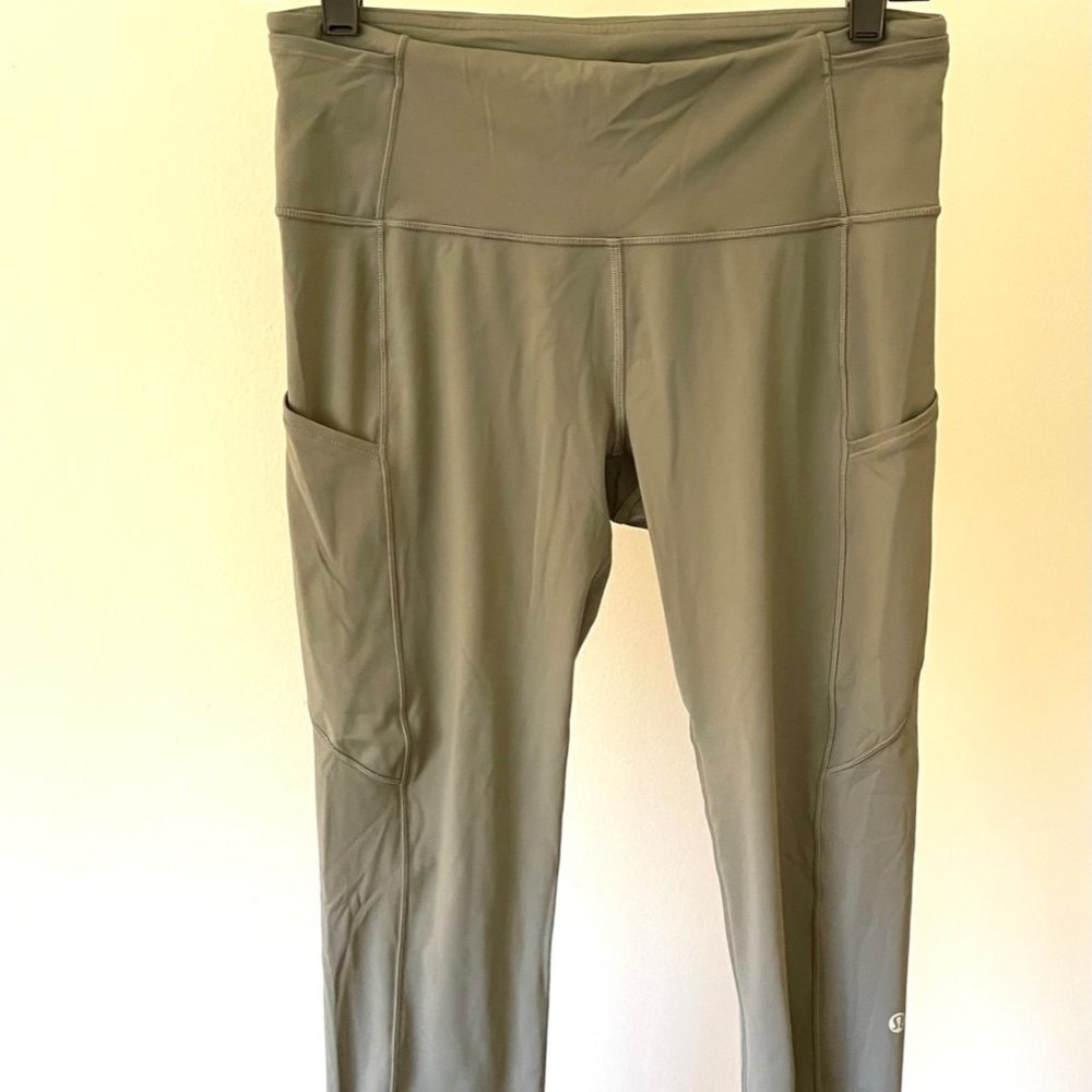 Lululemon olive green leggings size 8 Fast and Free 25"